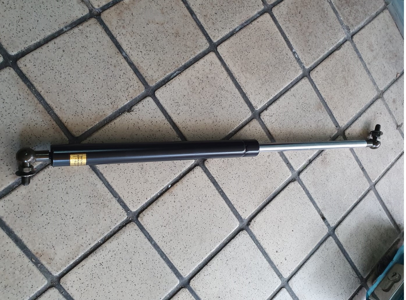 BONNET/HOOD LID GAS STRUT