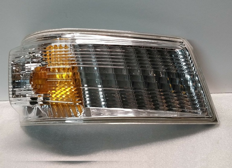 thumbnail image 2 of Front Indicator Lamp RH For Mitsubishi Canter Fuso FEB01 / FEB71 / FEC71 (2010+) – Aftermarket 55586K 2 of 6